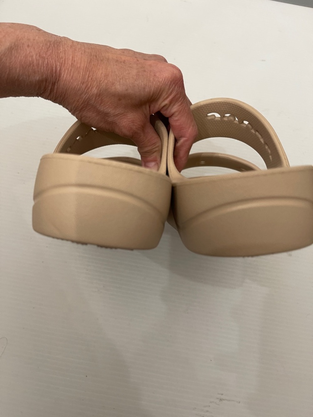 CROCS BAYA PLATFORM SANDAL WOMENS SIZE 9 - Picture 9 of 12